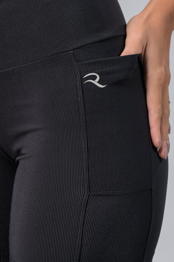 Short Canelado Fosco Preto